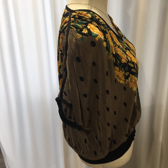 Floral blouse - Picture 2 of 4